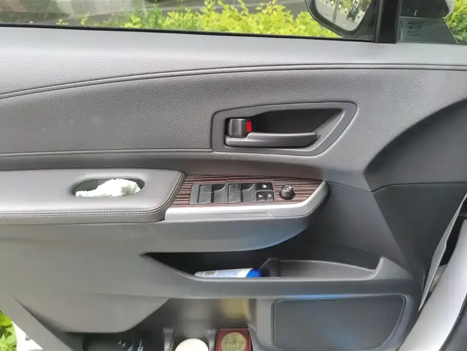 Toyota Granvia — фото 9