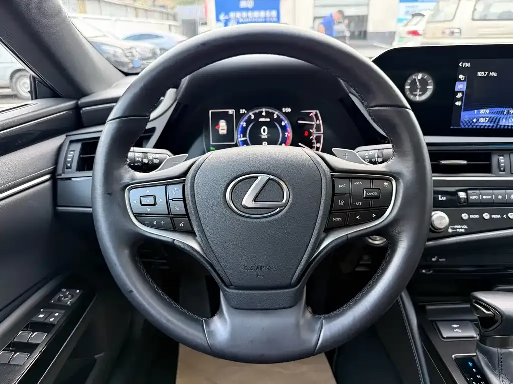 Lexus ES — фото 6