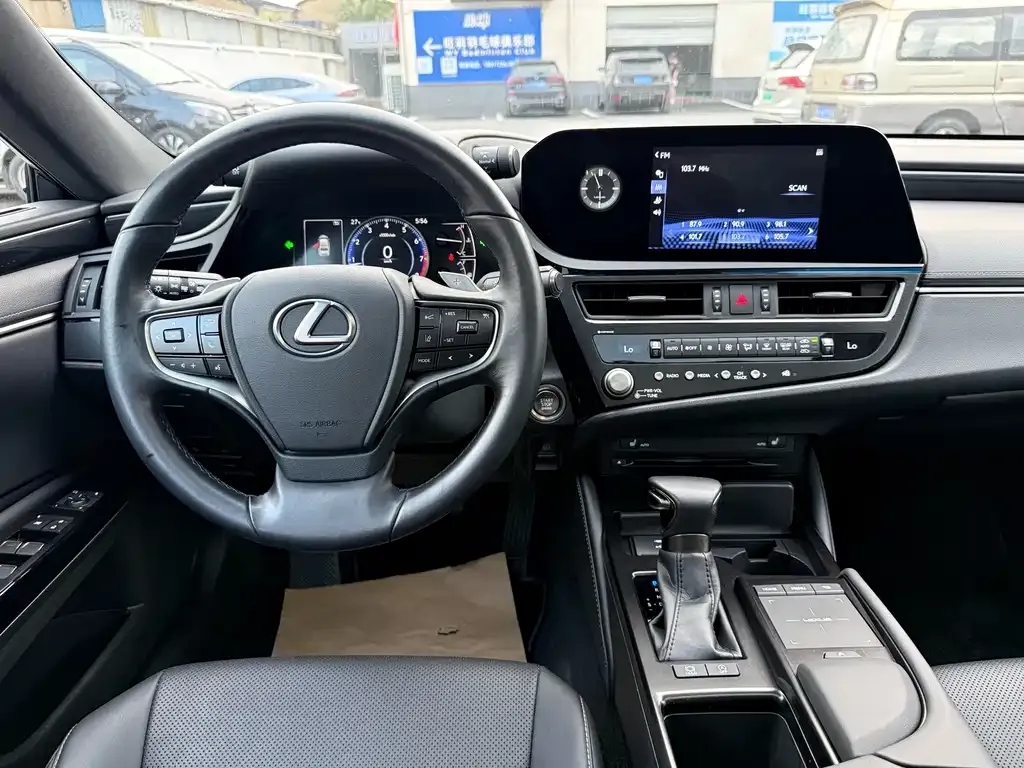Lexus ES — фото 3