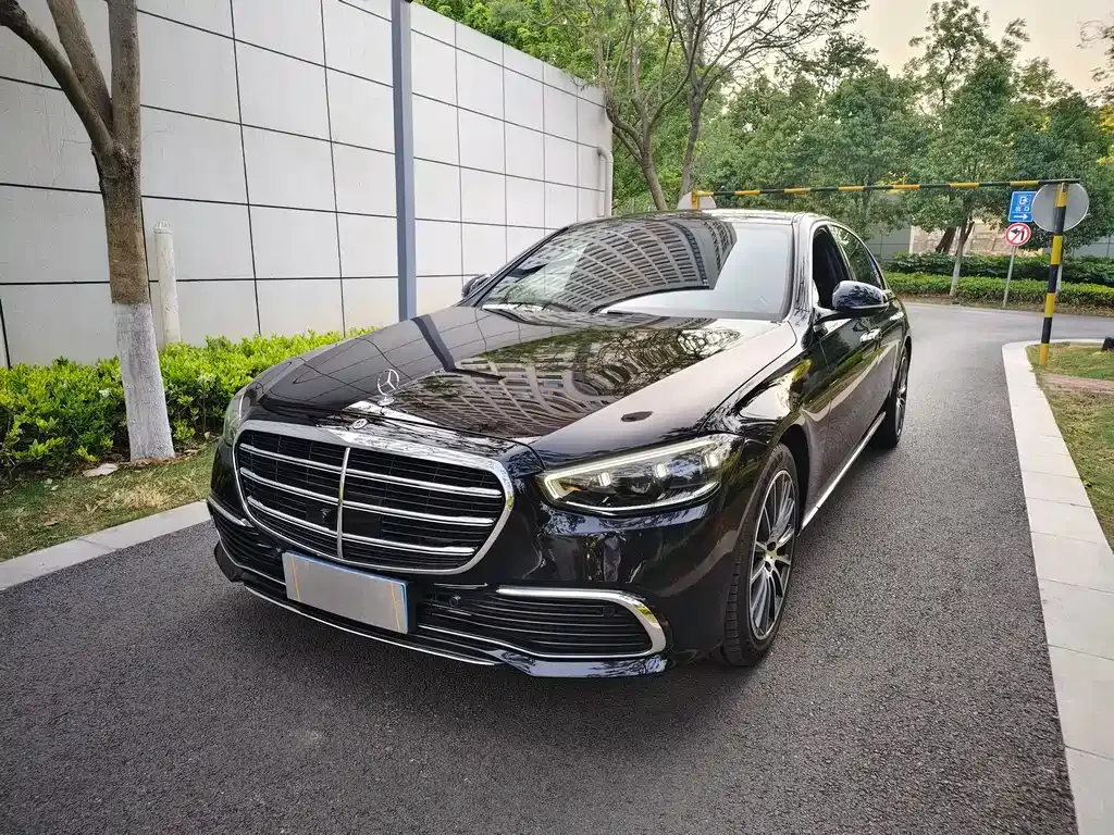 Mercedes-Benz S-Class — фото 1