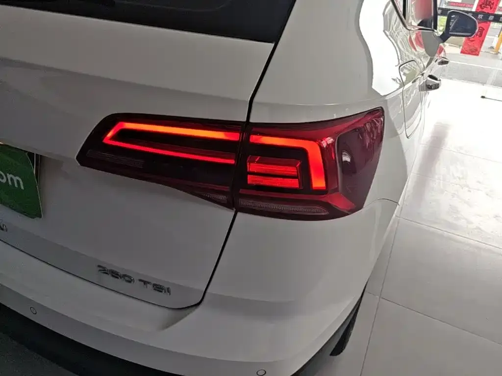Volkswagen Tharu — фото 10