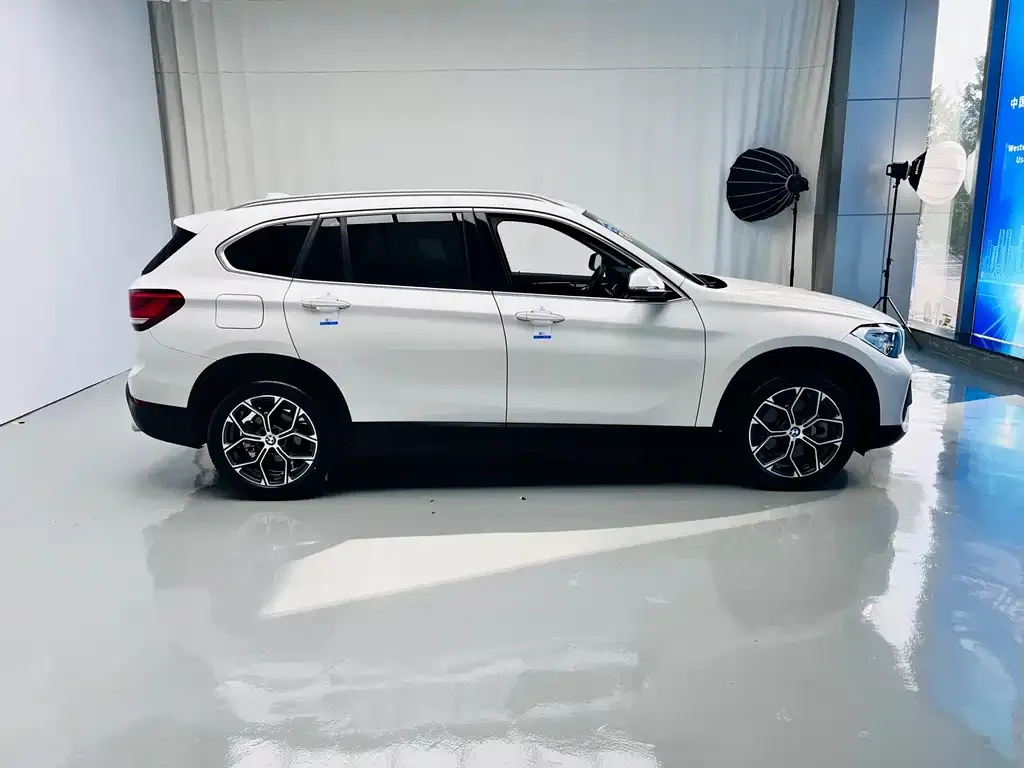 BMW X1 — фото 7
