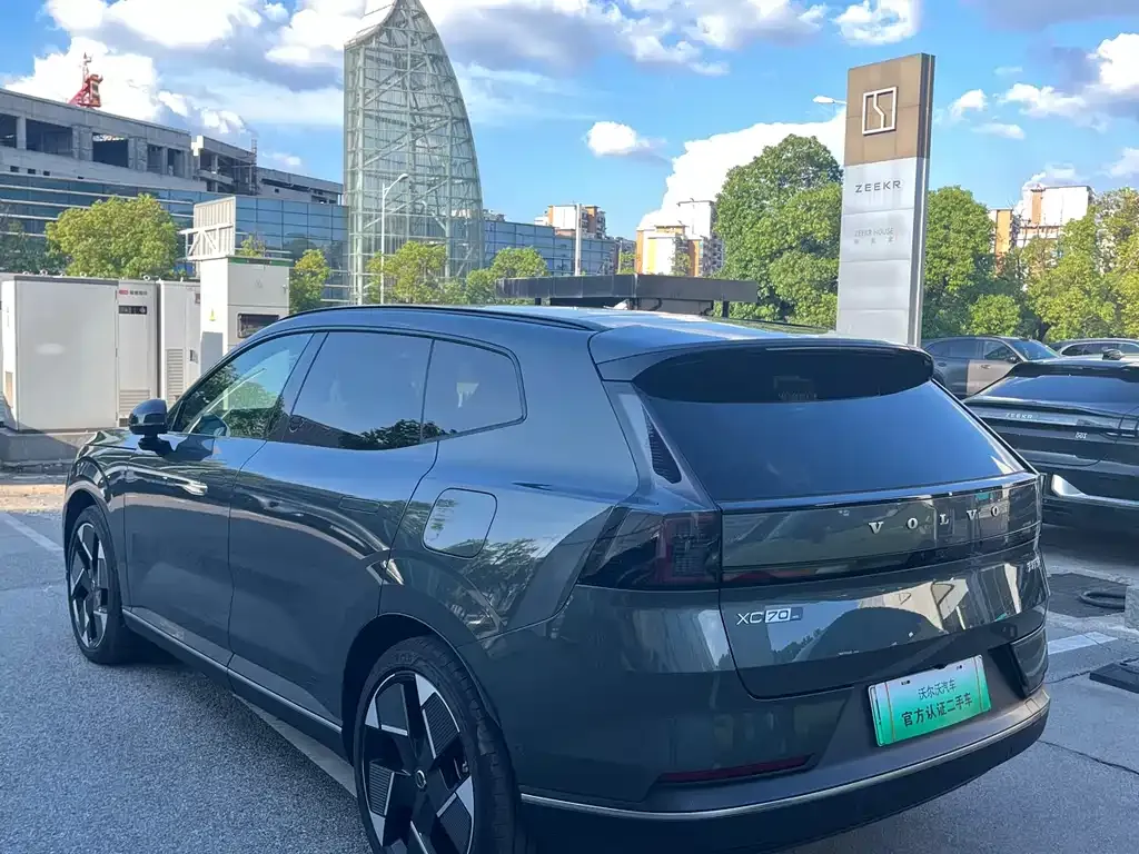 Volvo XC70 Plug-in Hybrid — фото 10