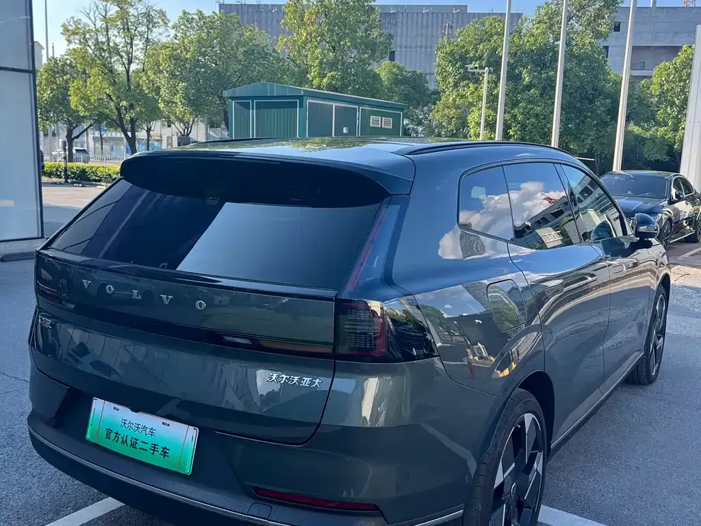 Volvo XC70 Plug-in Hybrid — фото 9