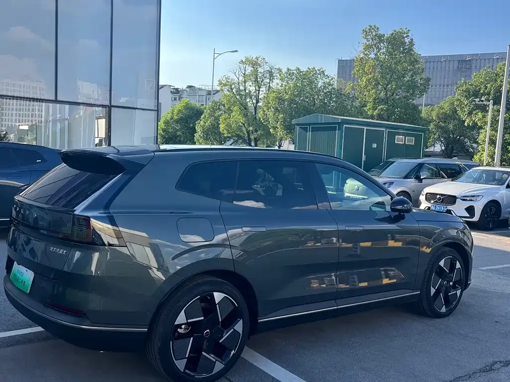 Volvo XC70 Plug-in Hybrid — фото 8