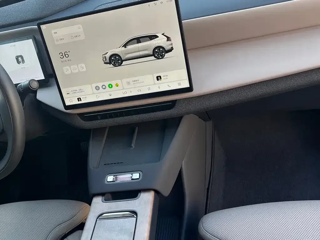 Volvo XC70 Plug-in Hybrid — фото 5
