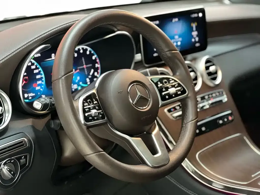 Mercedes-Benz GLC — фото 9