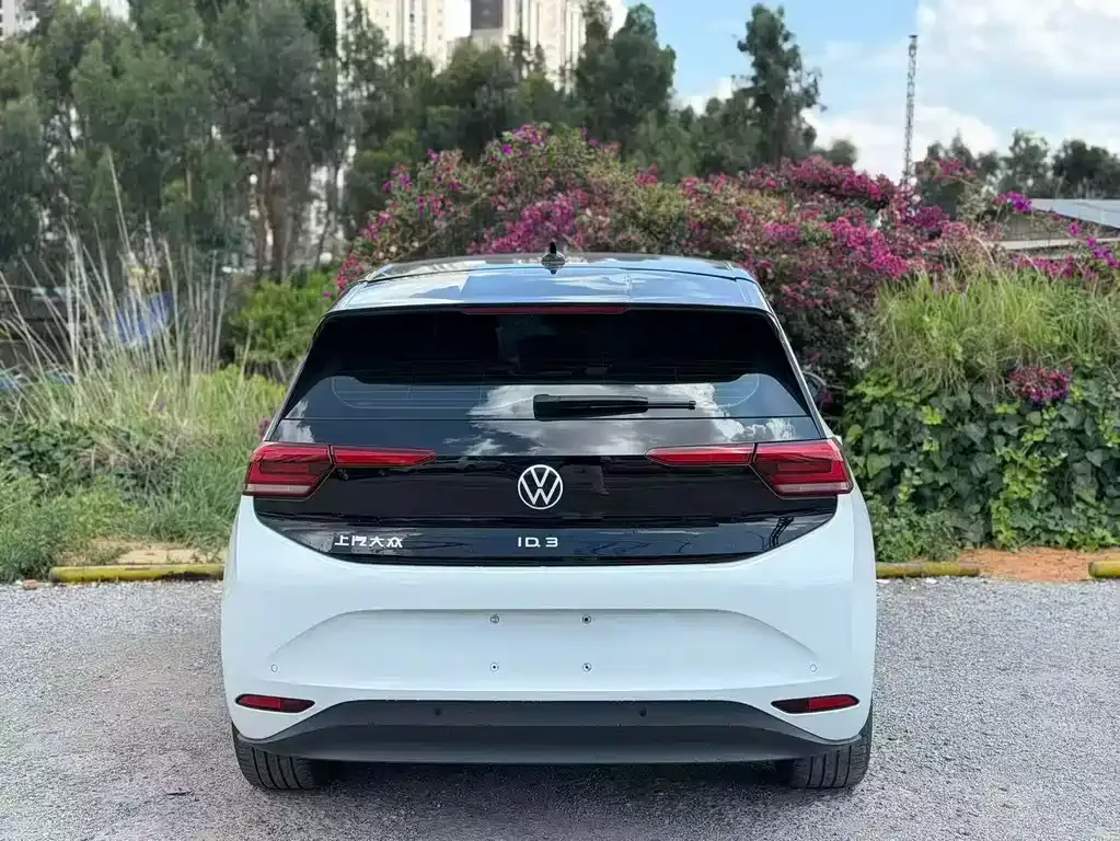 Volkswagen ID.3 — фото 10