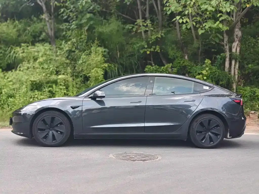 Tesla Model 3 — фото 6
