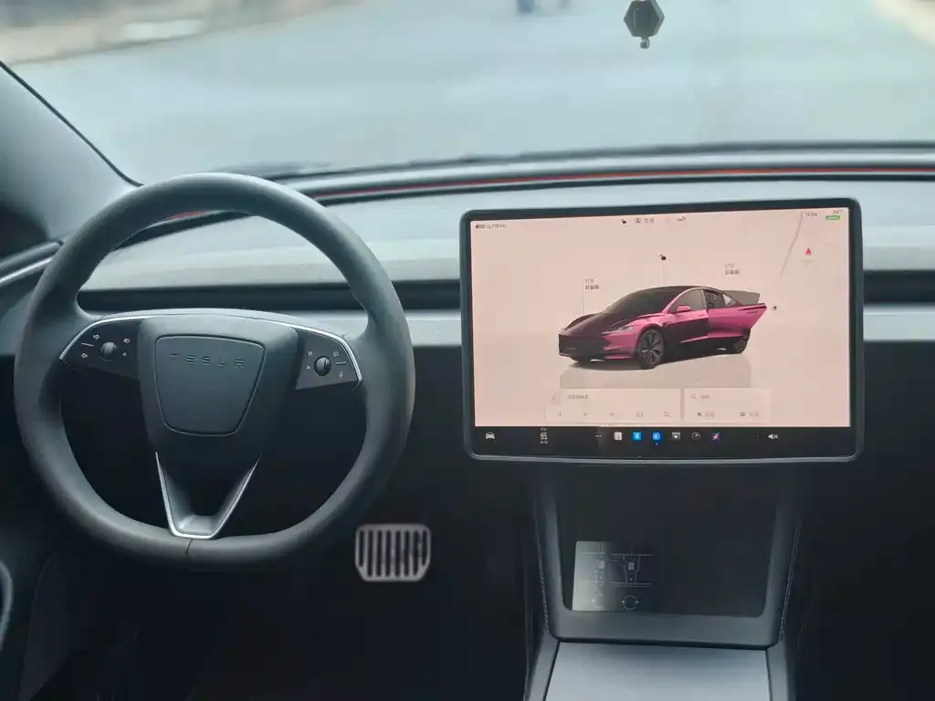Tesla Model 3 — фото 10