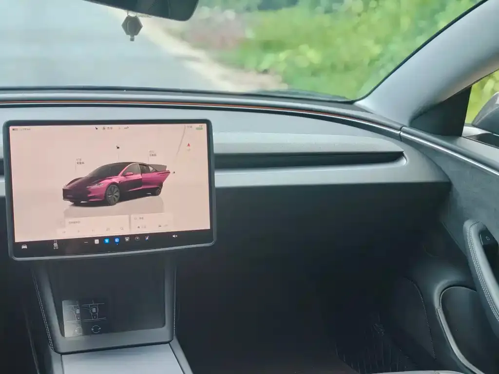 Tesla Model 3 — фото 3