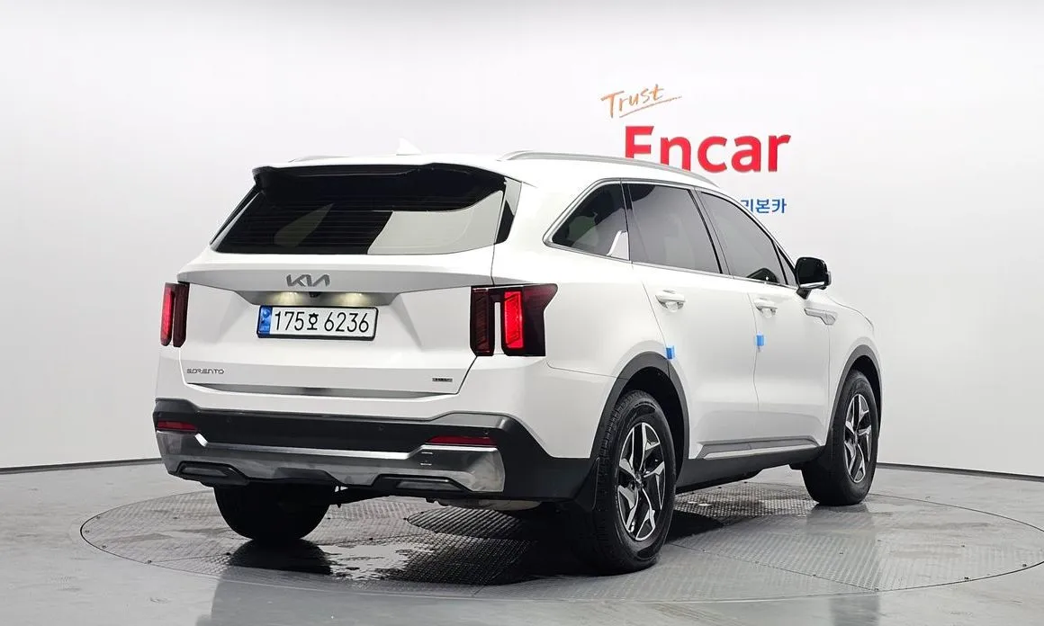 Kia Sorento — фото 7