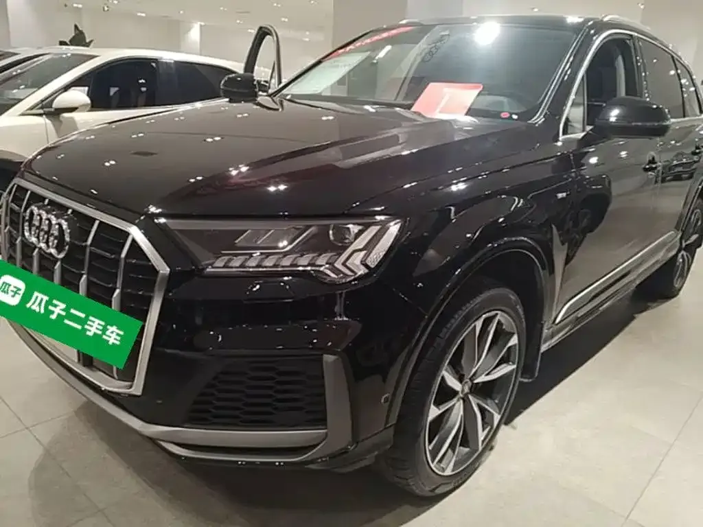Audi Q7 — фото 1