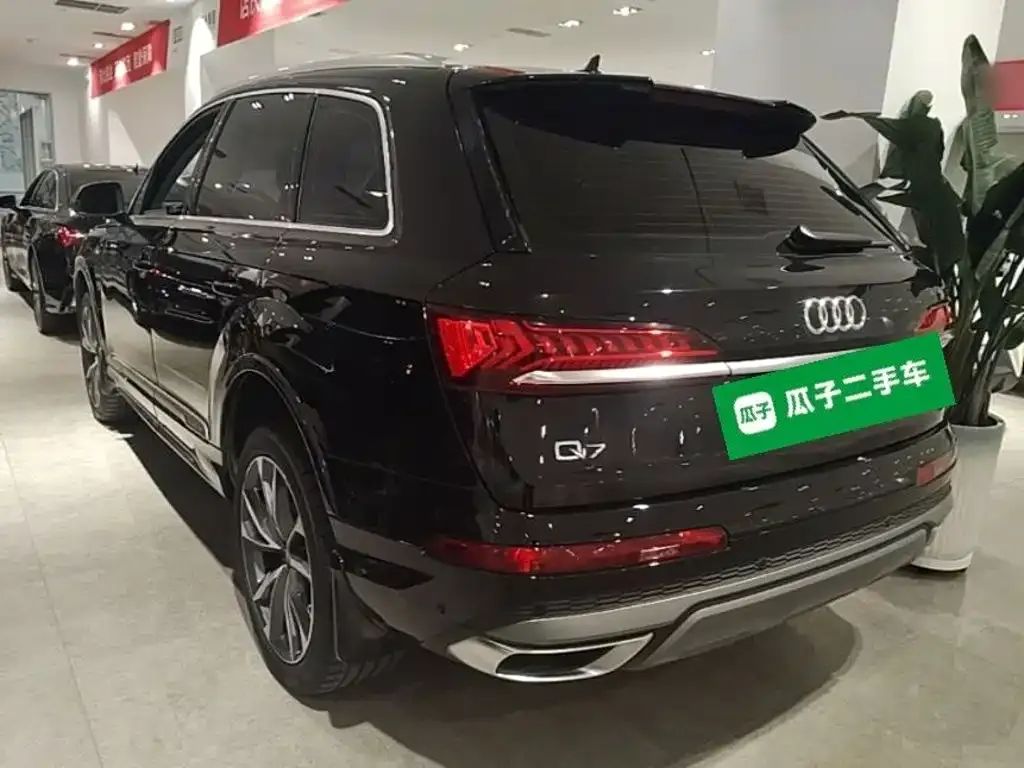 Audi Q7 — фото 8