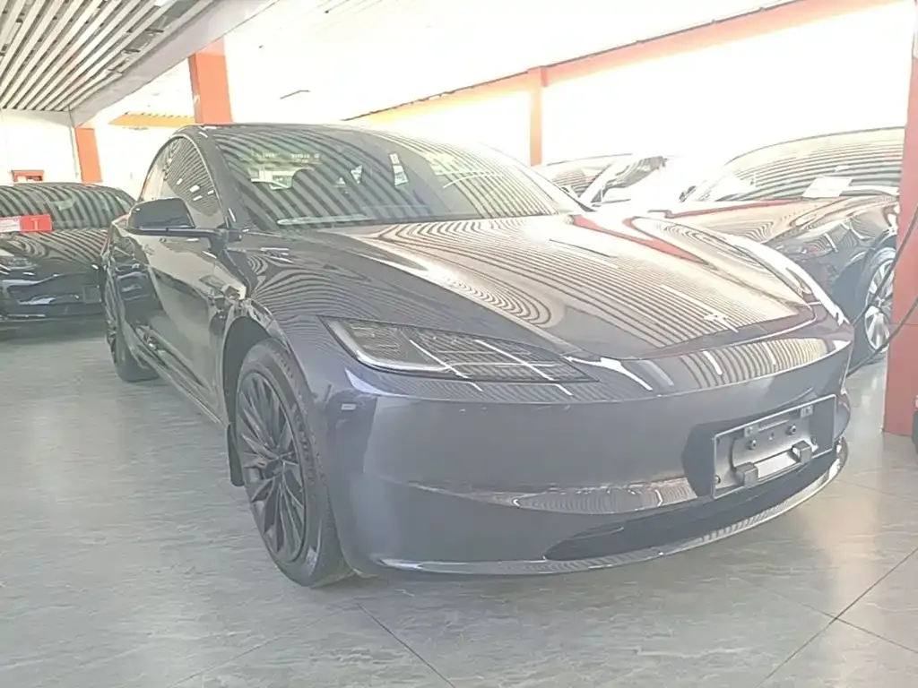 Tesla Model 3 — фото 5