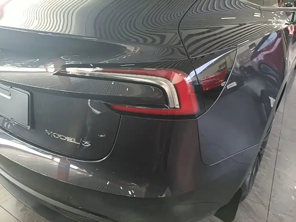 Tesla Model 3 — фото 6