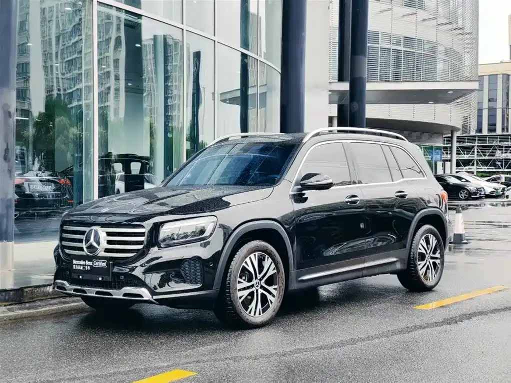 Mercedes-Benz GLB — фото 1