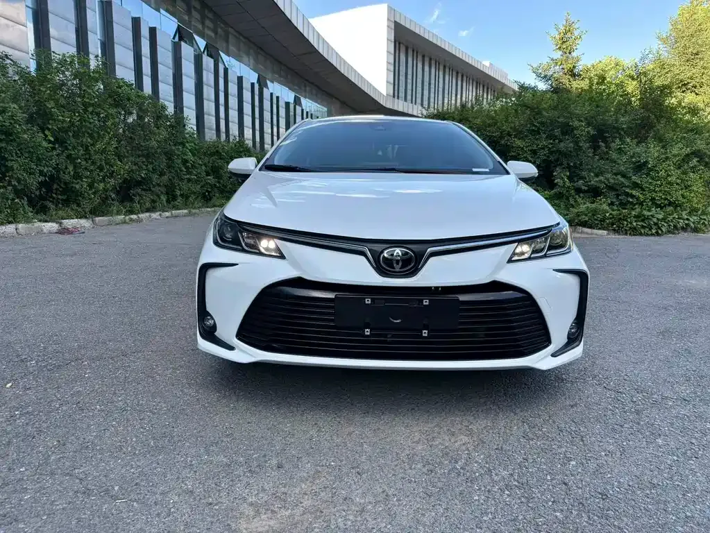 Toyota Corolla — фото 8