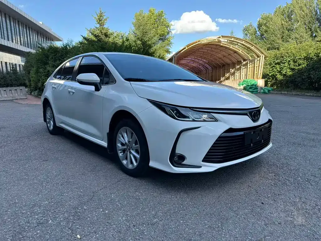 Toyota Corolla — фото 9