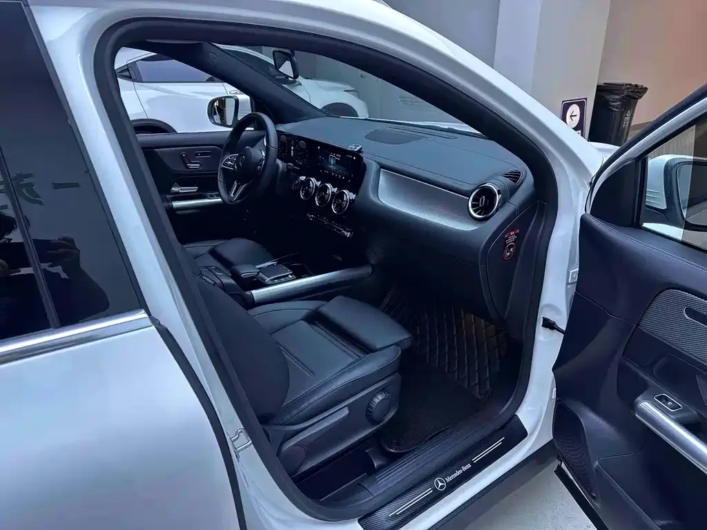 Mercedes-Benz GLA — фото 10