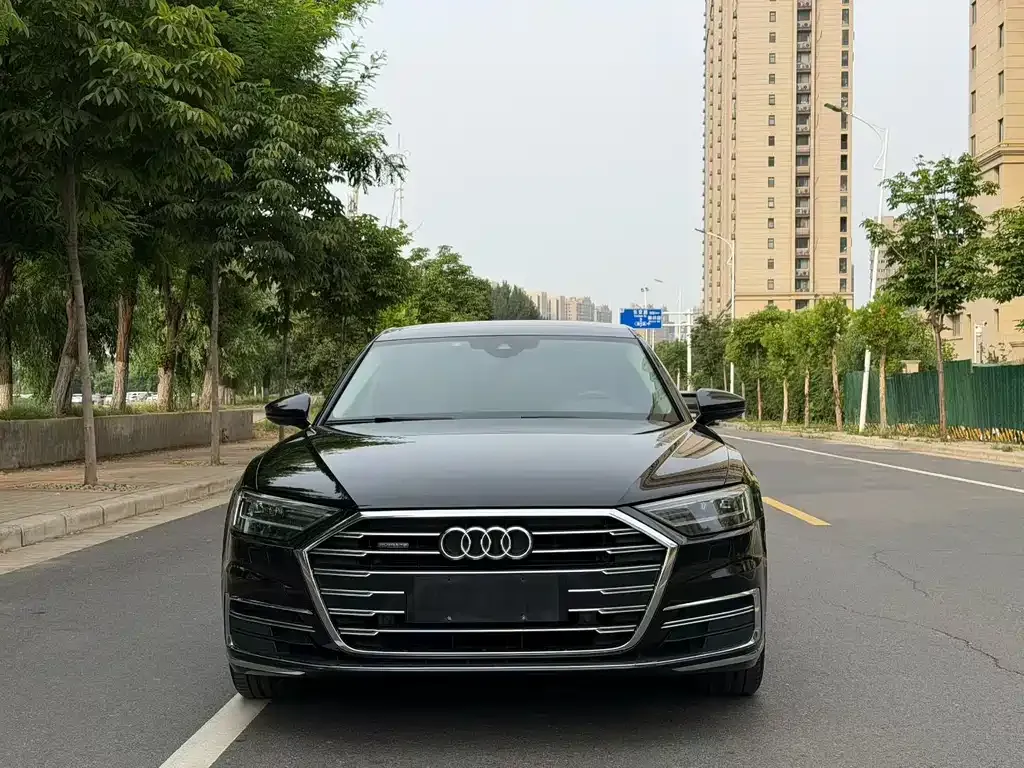Audi A8 2021 из CN, фото 4