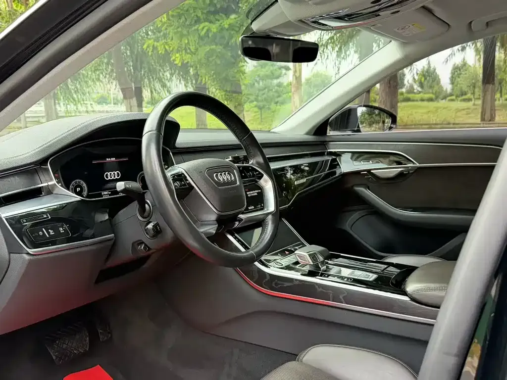Audi A8 2021 из CN, фото 5