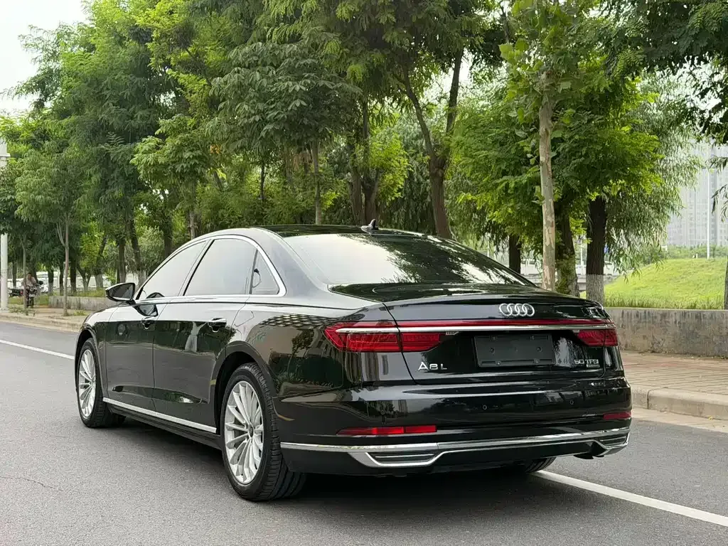 Audi A8 2021 из CN, фото 9