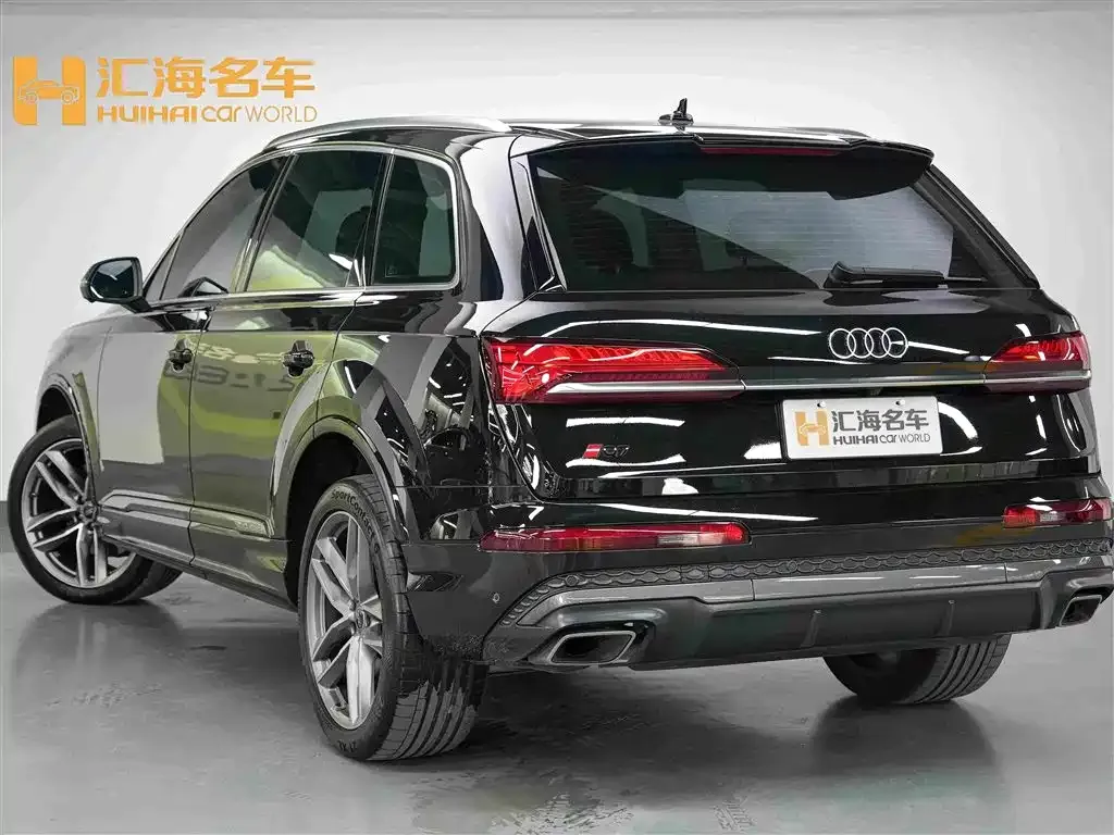 Audi Q7 — фото 10