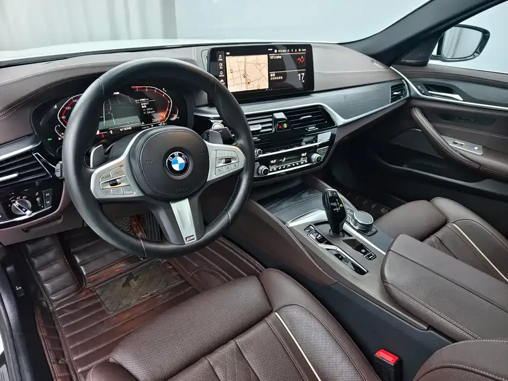 BMW 5 Series — фото 10