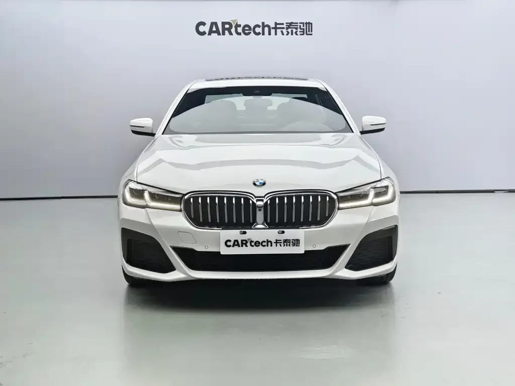 BMW 5 Series — фото 5