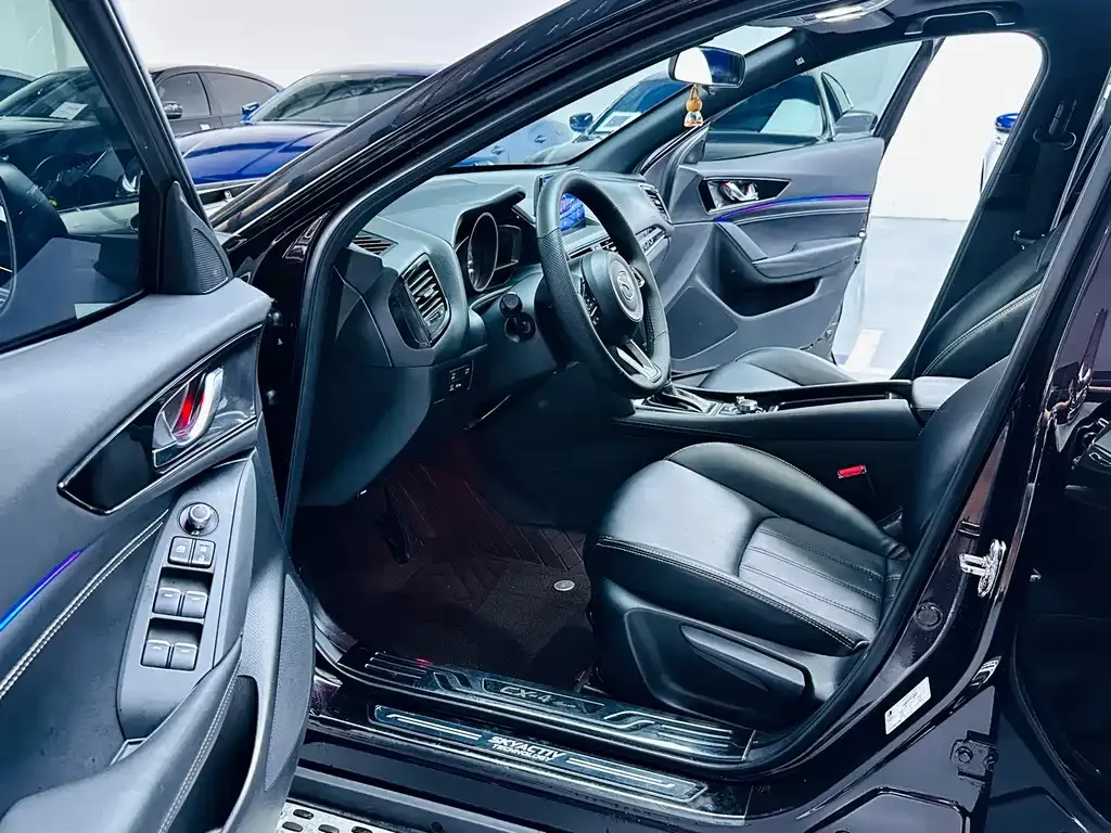 Mazda CX-4 — фото 8