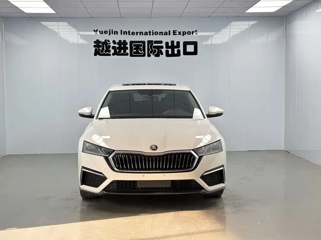 Skoda Octavia — фото 2