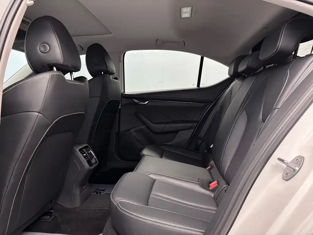Skoda Octavia — фото 6