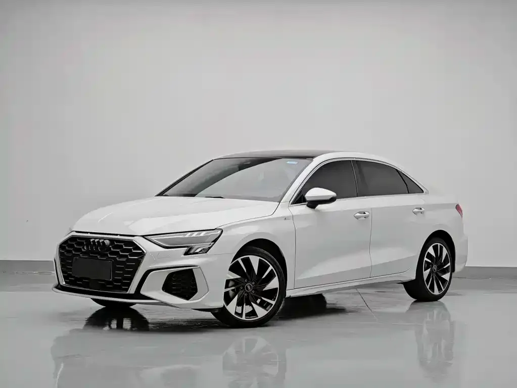 Audi A3 — фото 1