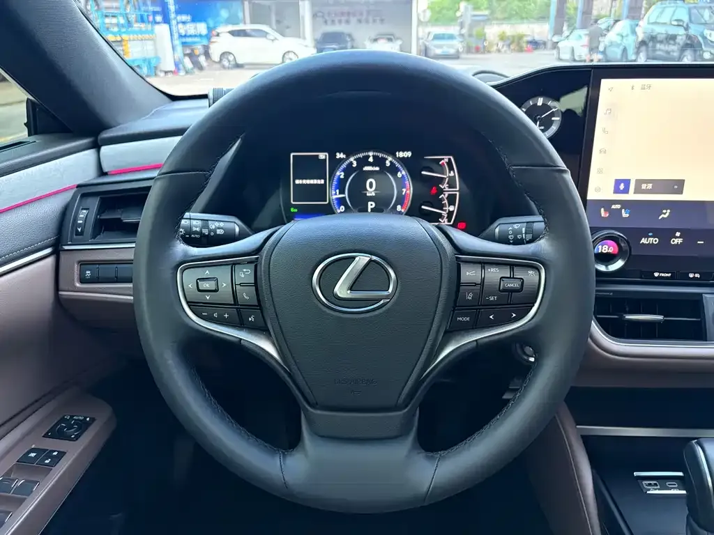 Lexus ES — фото 9