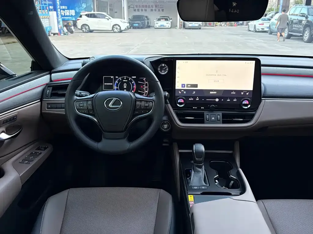 Lexus ES — фото 10