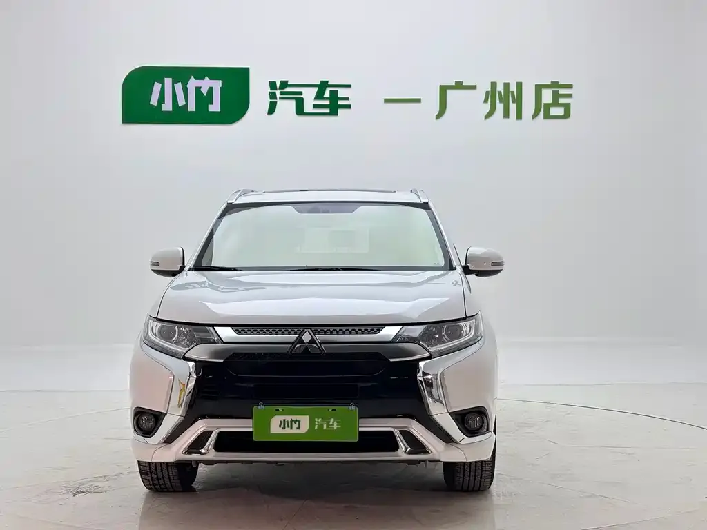 Mitsubishi Outlander — фото 5