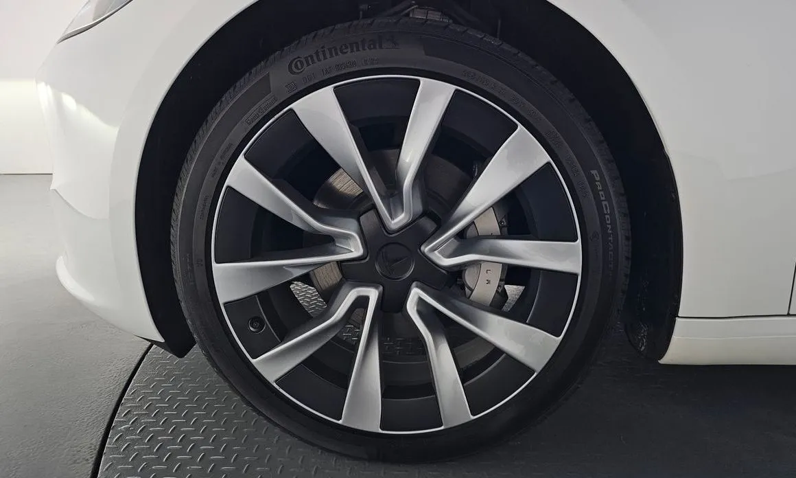 Tesla Model 3 — фото 2