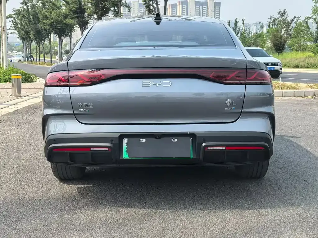 BYD Qin L — фото 8