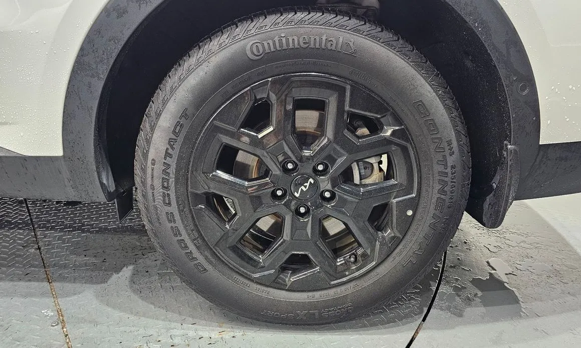 Kia Sorento — фото 6