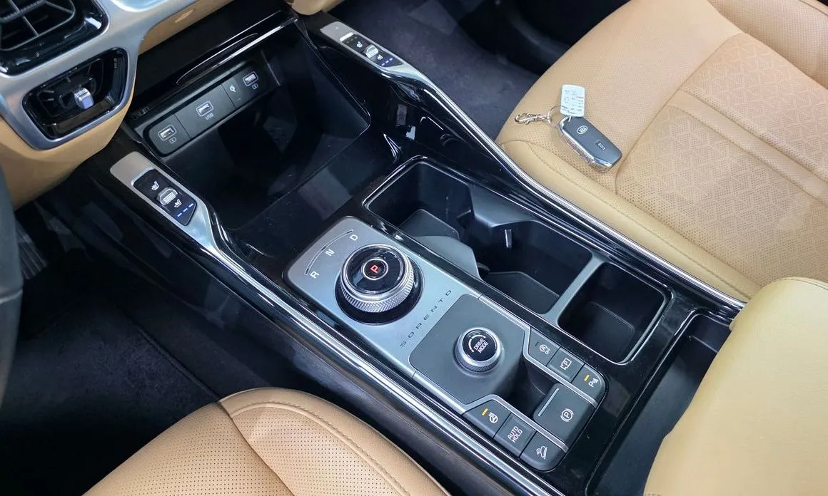 Kia Sorento — фото 7