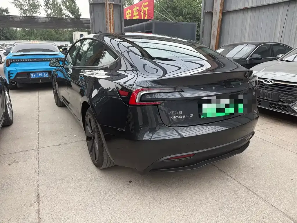 Tesla Model 3 — фото 5