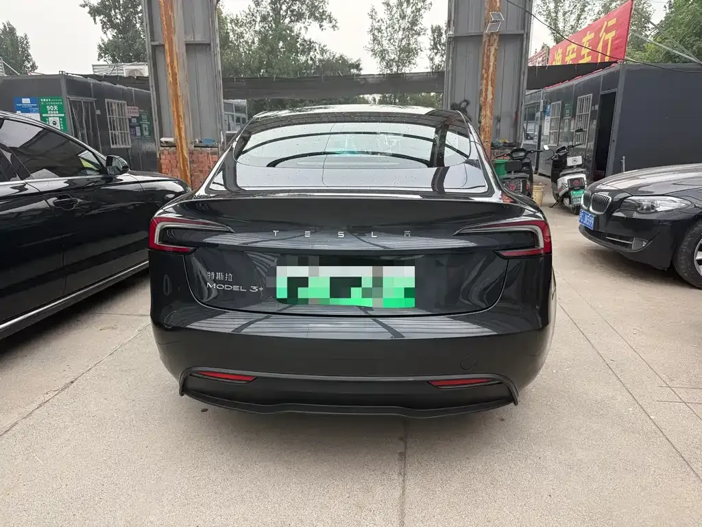 Tesla Model 3 — фото 8