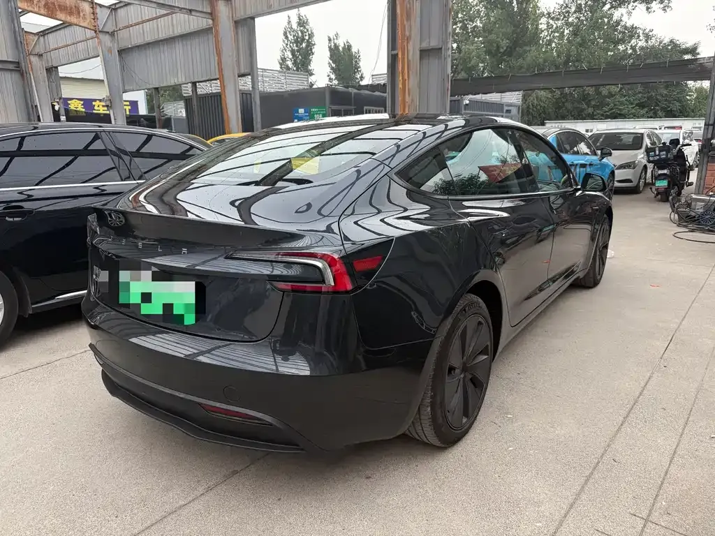 Tesla Model 3 — фото 6