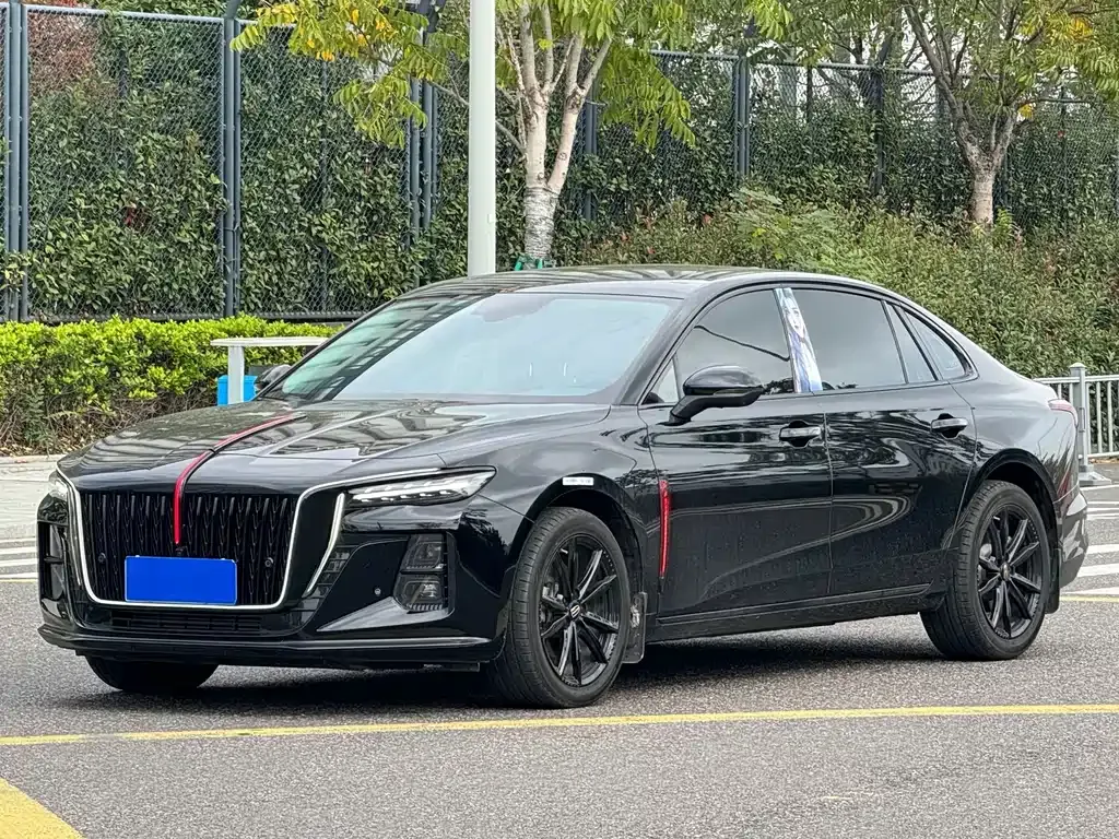 Hongqi H5 — фото 1