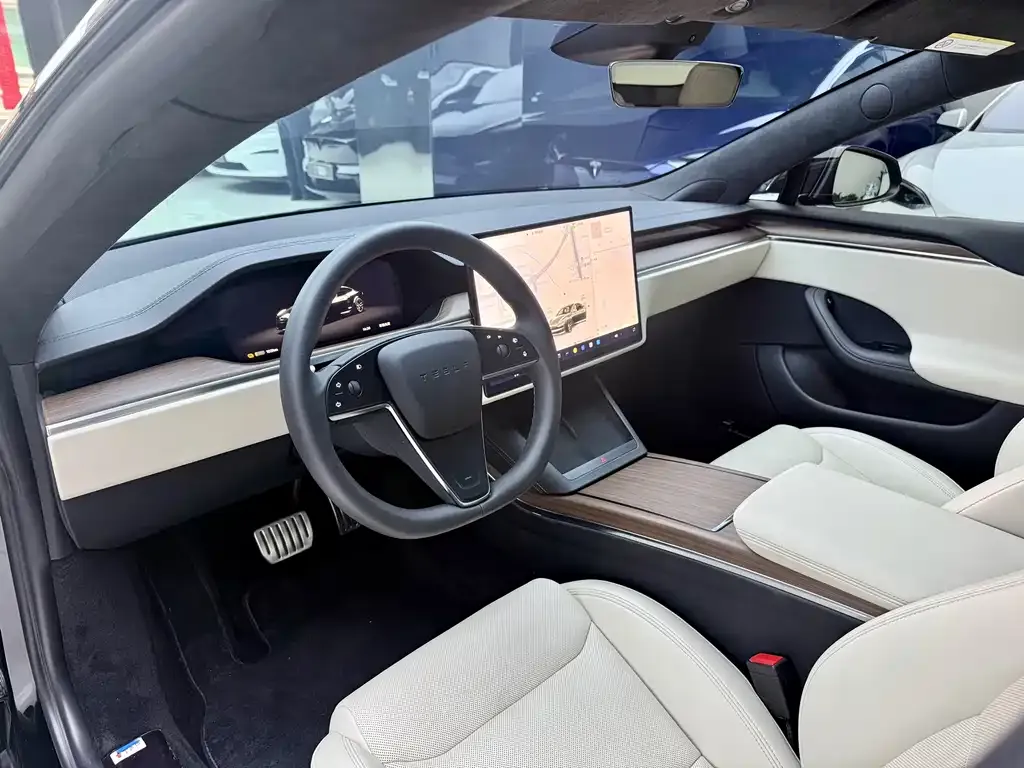 Tesla Model X — фото 3