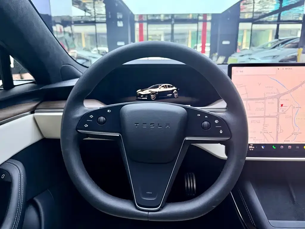 Tesla Model X — фото 6