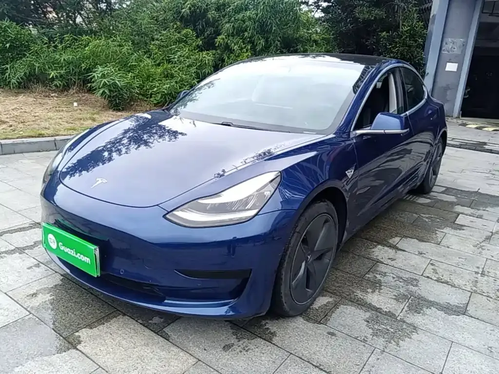 Tesla Model 3 — фото 9