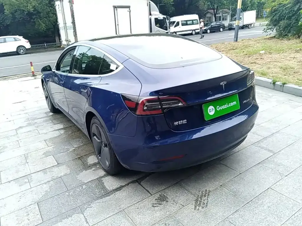 Tesla Model 3 — фото 2