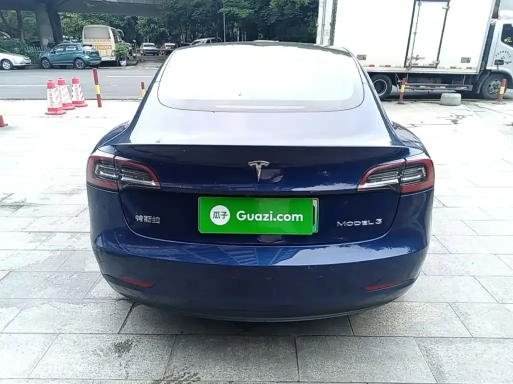 Tesla Model 3 — фото 4